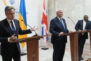 Η κοινή συνέντευξη Τύπου των υπουργών Εξωτερικών ΗΠΑ, Ουκρανίας και Ηνωμένου Βασιλείου